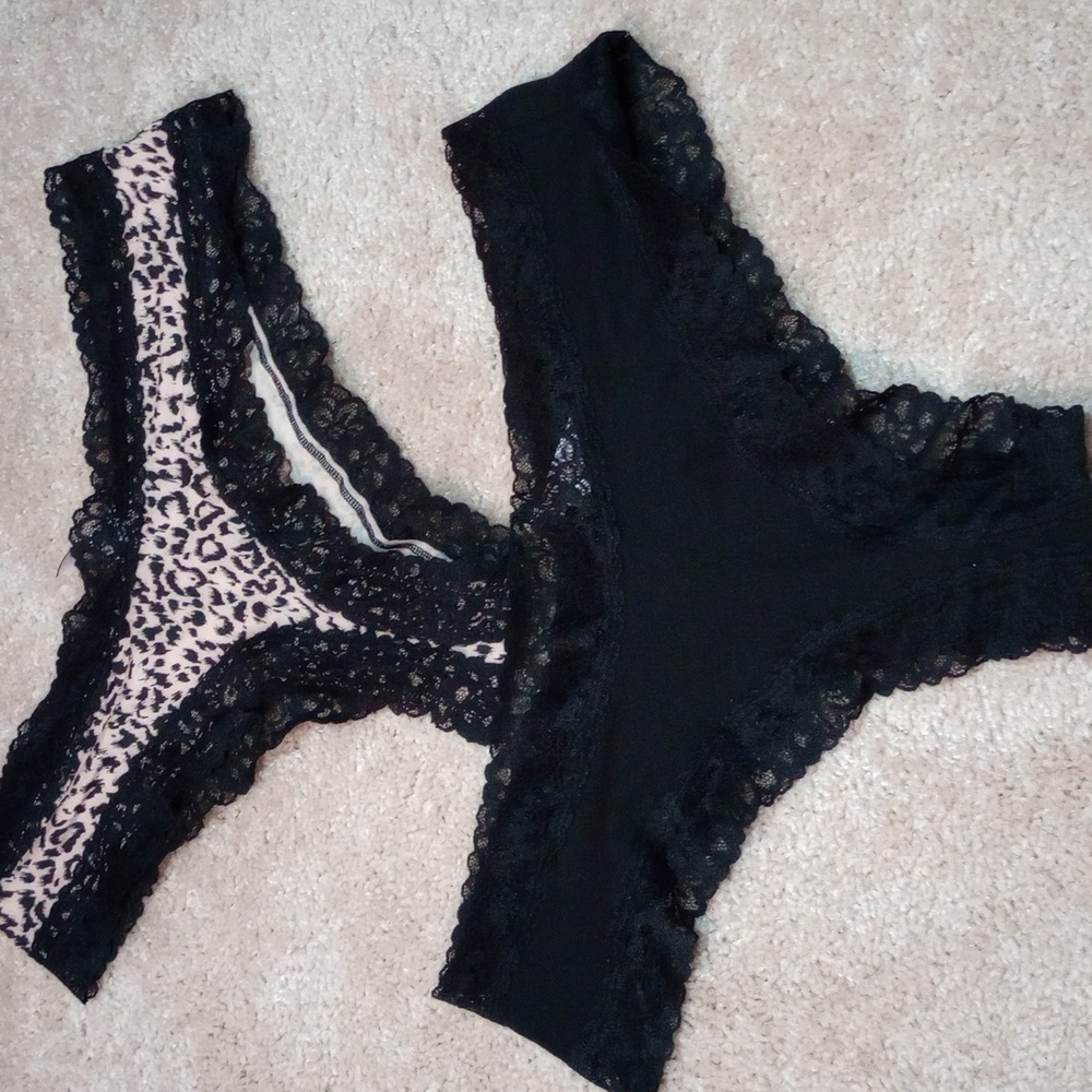 🌻3/$15 2 Victoria's Secret Cheeky panties